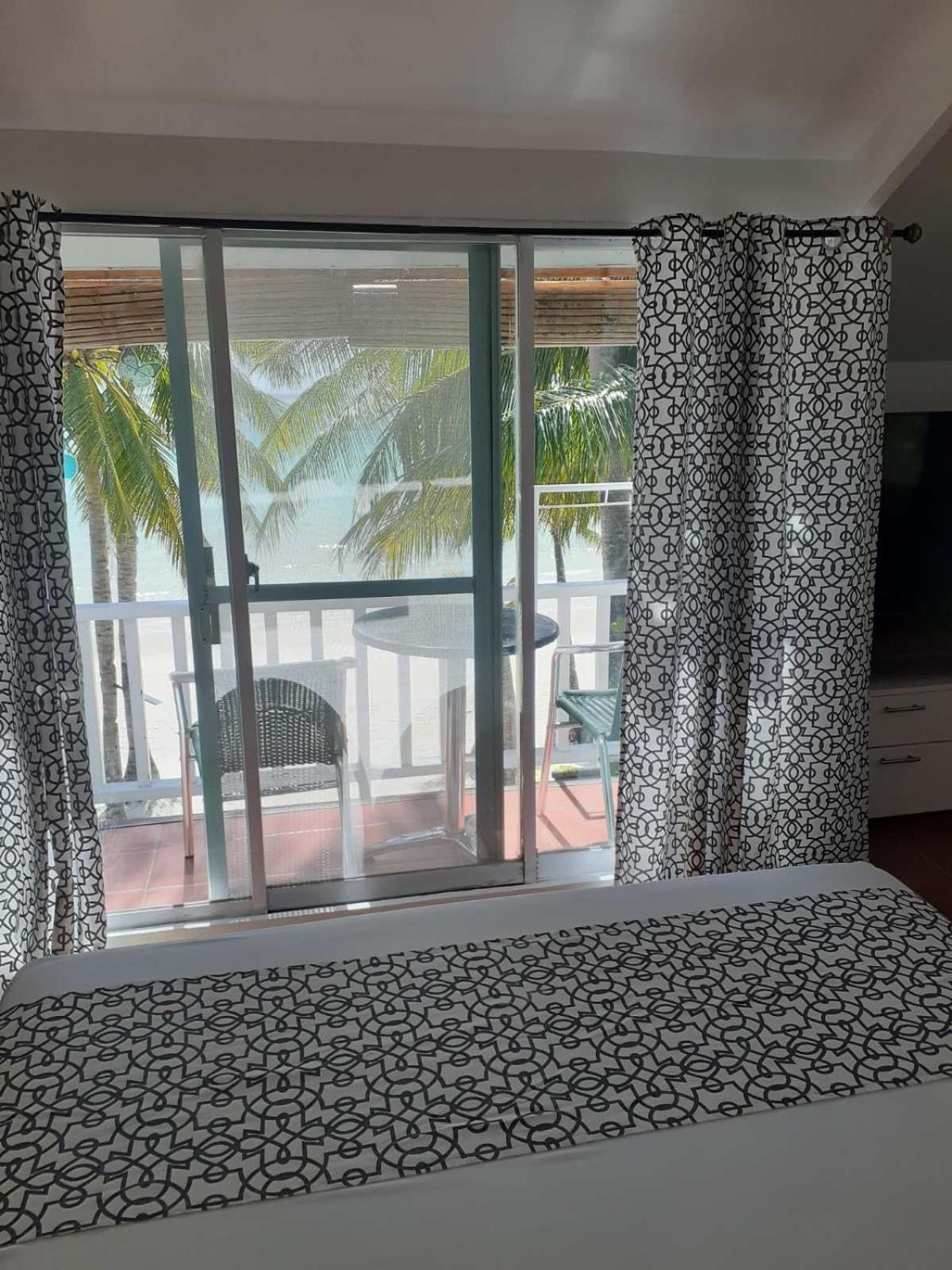 Bluewaves Beach House Balabag  Dış mekan fotoğraf