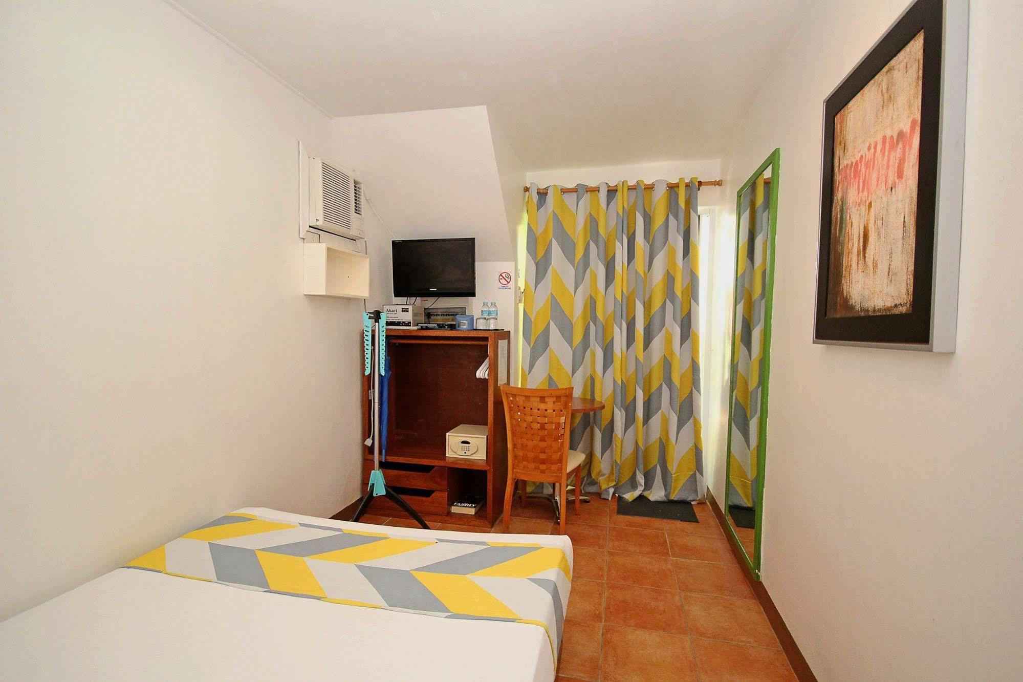 Bluewaves Beach House Balabag  Dış mekan fotoğraf