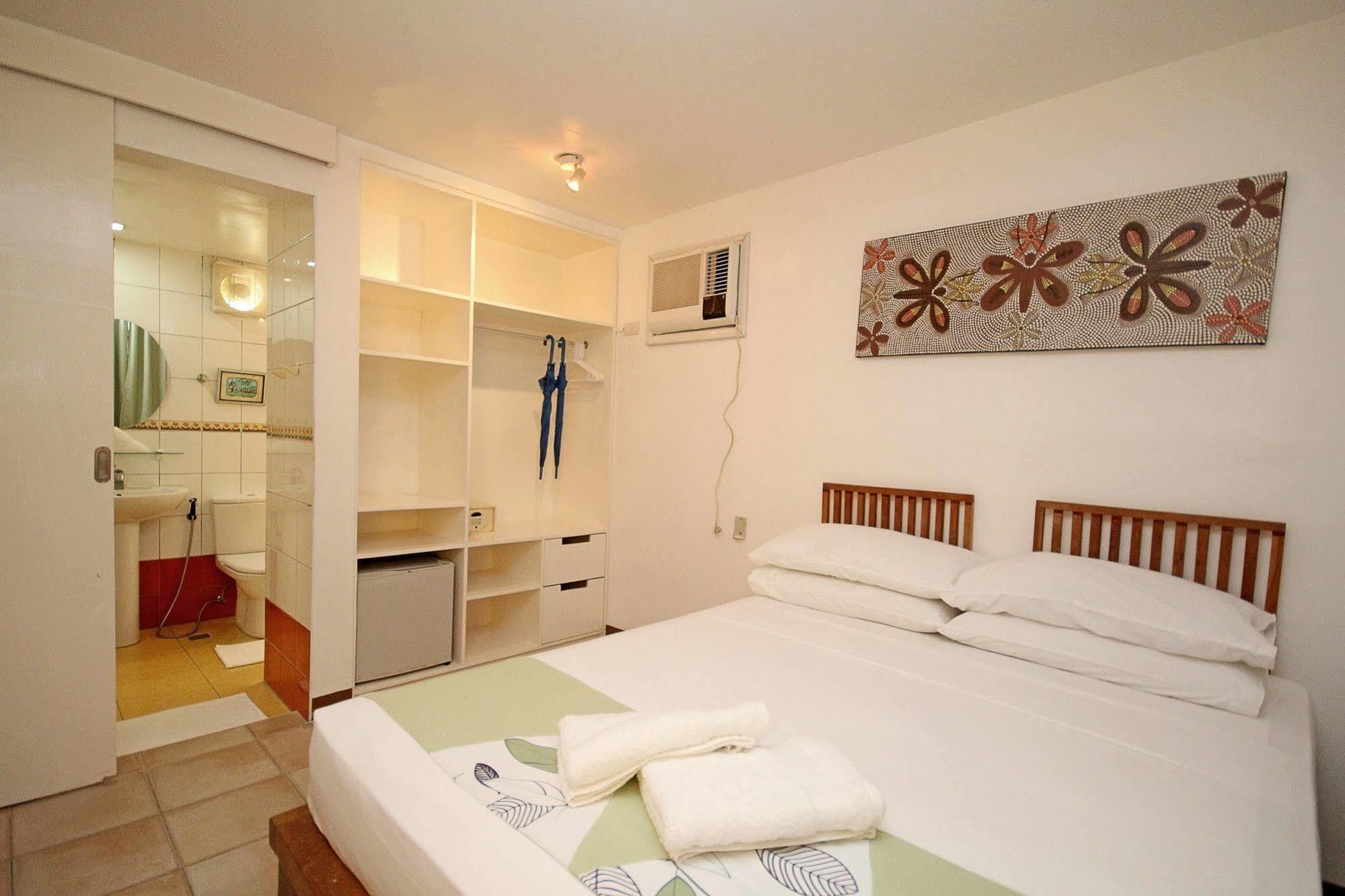 Bluewaves Beach House Balabag  Dış mekan fotoğraf