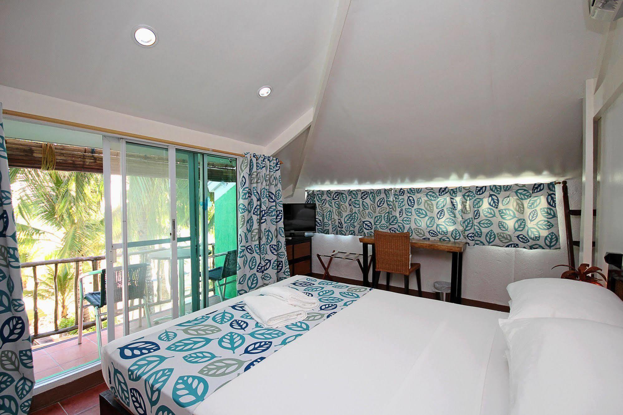 Bluewaves Beach House Balabag  Dış mekan fotoğraf
